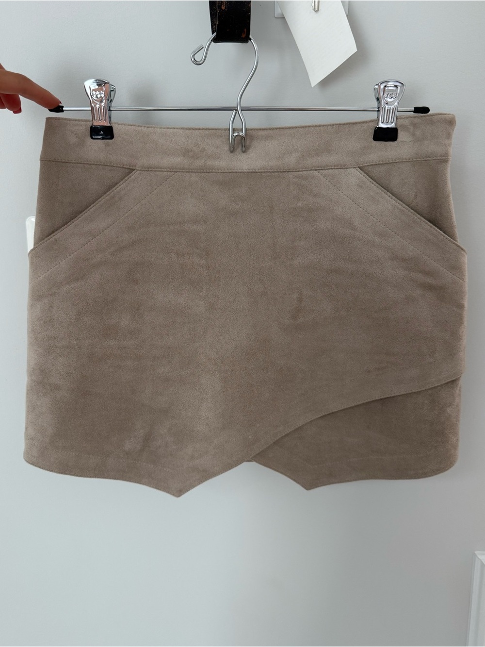 BCBGMAXAZRIA Faux Suede Asymmetric Mini Skirt 🌟⚡️❤️🔥